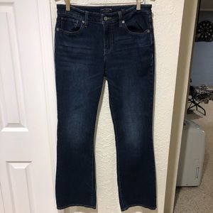 Lucky Brand 🍀 women’s size 12 low rise bootcut jeans.
